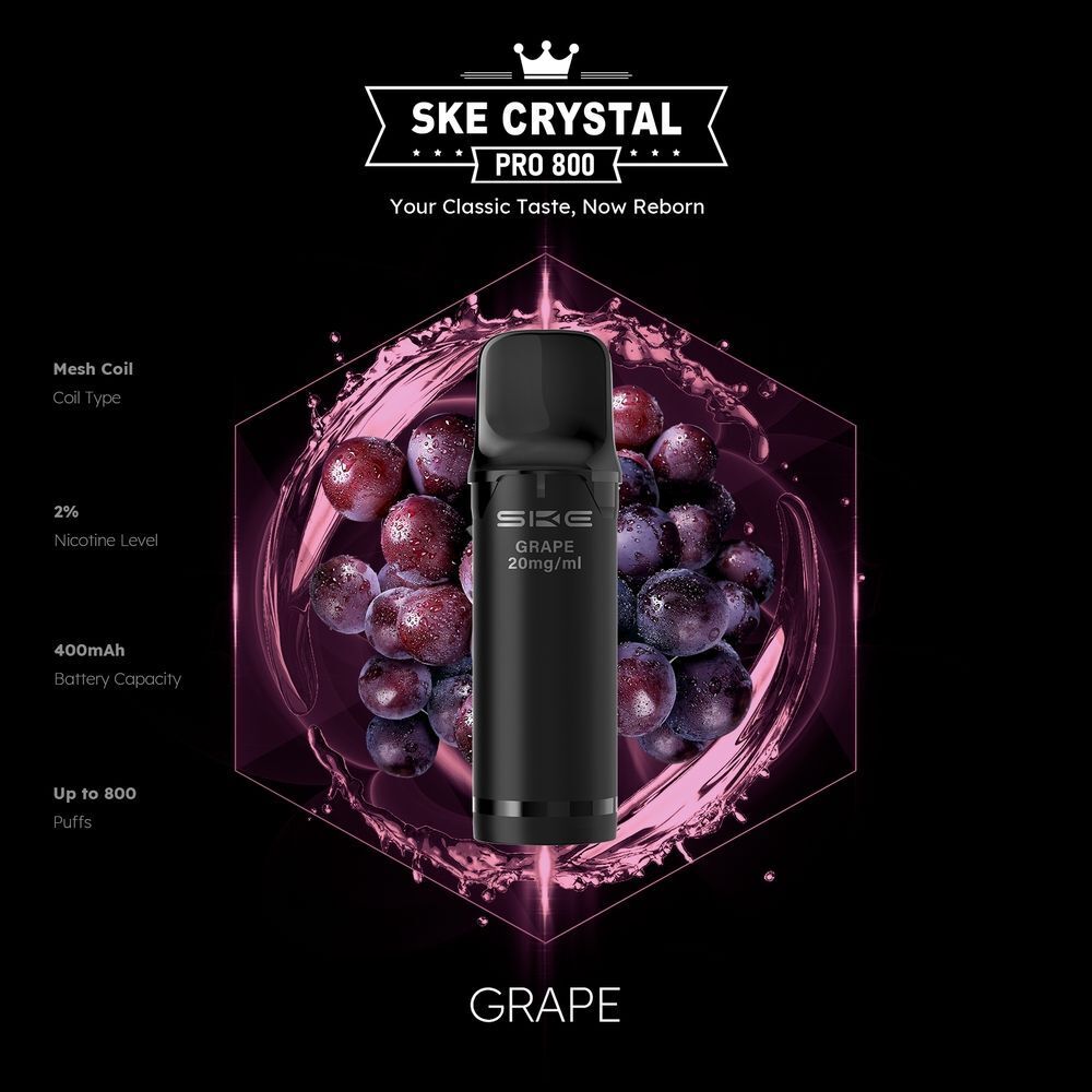 SKE Crystal 800 Pro Pods - Grape SKE Crystal Pro Pods Grape 20mg mit schwarzer Hülle vor stilisiertem Beerendesign, 2% Nikotin, 400mAh, bis zu 800 Züge