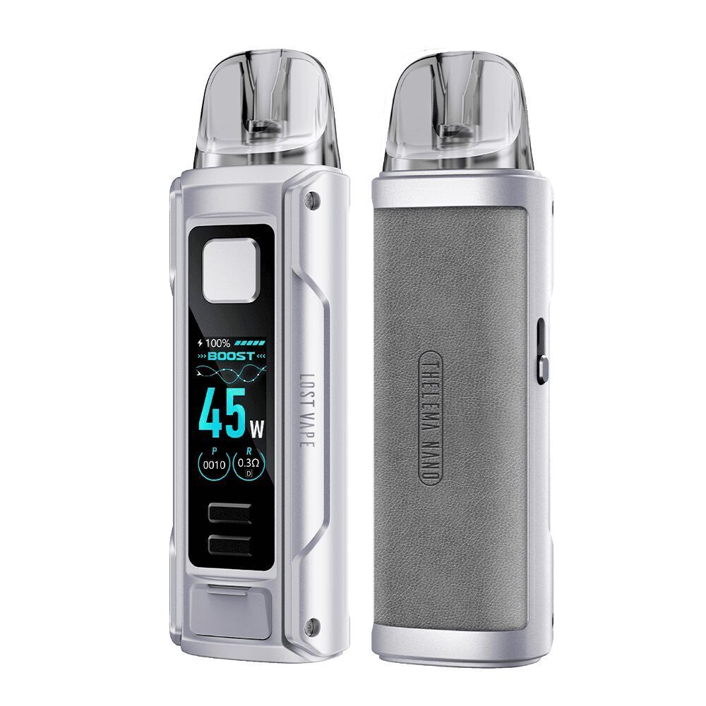 Lost Vape Thelema Nano Pod Kit E-Zigarette in der Farbe Space Silver Lost Vape Thelema Nano Pod Kit, Space Silver, zwei Geräteansichten, linkes Gerät mit digitalem Display, zeigt 45W an, rechtes Gerät grau texturiert.