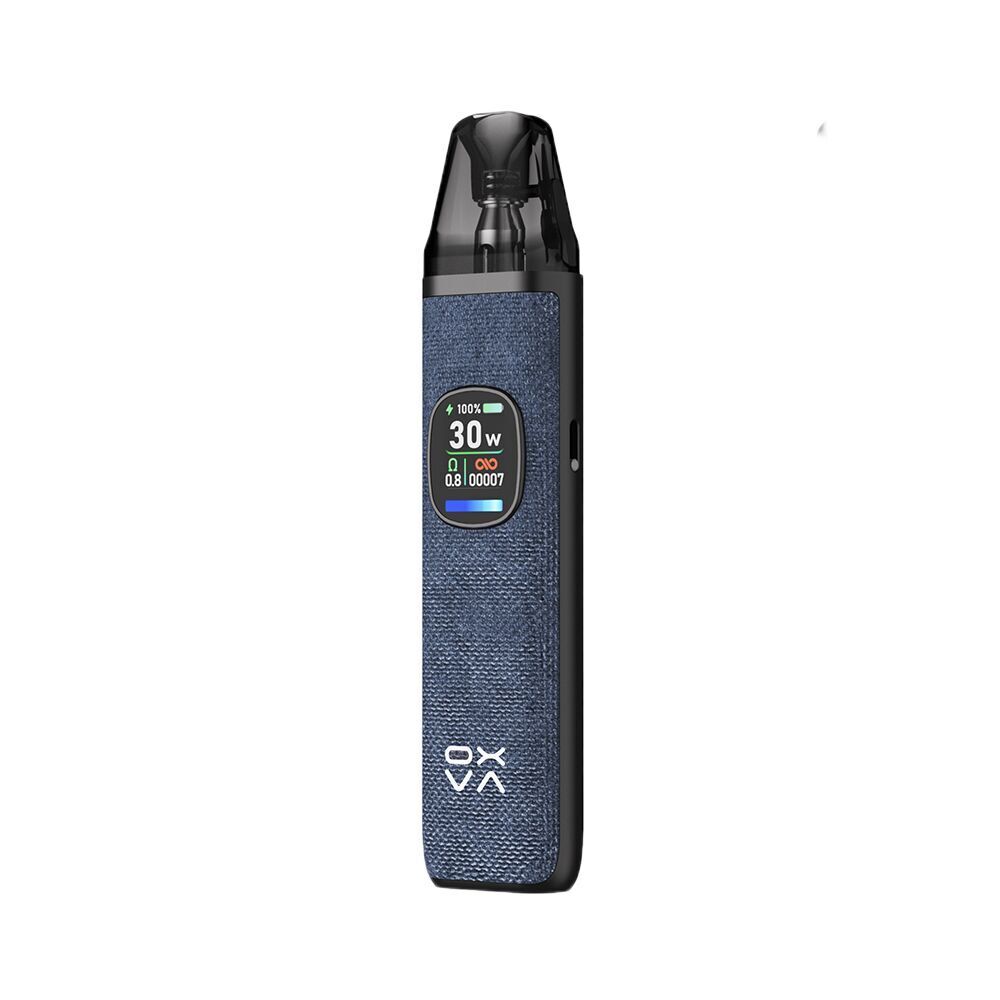 Oxva Xlim Pro 2 Pod Kit in der Farbe Blue Jeans Oxva Xlim Pro Pod Kit in Blue Jeans mit Textur, Display zeigt 30W, Ladezustand und Zähler, schwarzes Mundstück oben.
