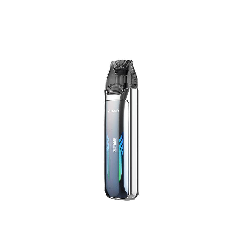 Voopoo VMATE Max Pod Kit in der Farbe Glacier Silver Voopoo VMATE Max Pod Kit in Glacier Silver, mit glänzendem Finish und blauen Akzentenens auf der Vorderseite.