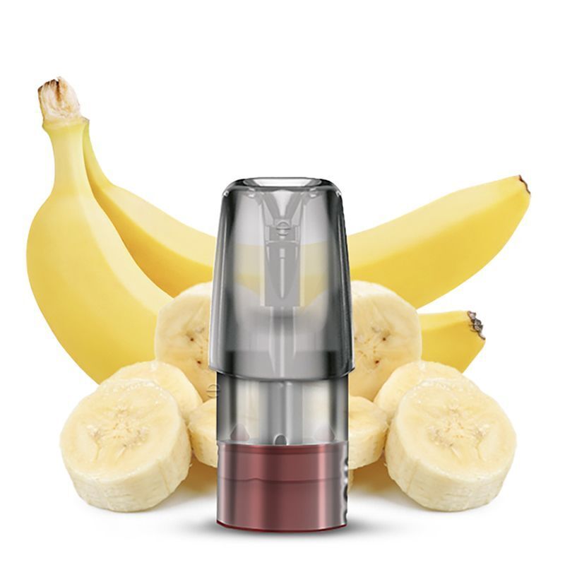 Banana 20mg - Mate 500 P1 Elfbar Pod mit Bananengeschmack vor zwei Bananen und Bananenscheiben platziert, sanftes Licht von oben.