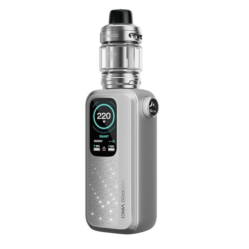 Voopoo Vinci Spark 220 Box Kit - Tech Silver Voopoo Vinci Spark 220 Box Kit in Tech Silver mit digitalem Display, zeigt 220 W, Schwarz-Silber-Finish, Aufsatz und Branding sichtbar