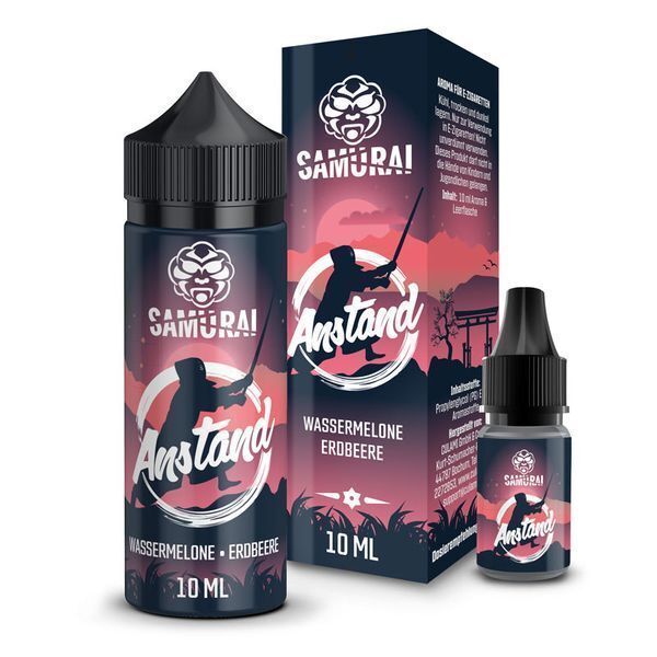Aroma Anstand von Samurai Zwei Flaschen und eine Verpackung des Samurai Aroma - Anstand E-Liquids mit Wassermelone und Erdbeere, Darstellungen von Silhouetten auf dem Etikett.