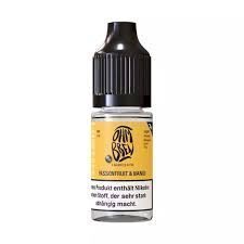 Liquid Passionfruit & Mango von Ohm Brew E-Liquid-Flasche Ohm Brew Nikotinsalz mit 12mg, Geschmacksrichtung Passionfruit & Mango, gelbes Etikett, Warnhinweis unten.