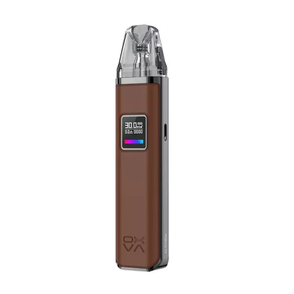 Oxva Xlim Pro Pod Kit in Braun mit Lederoptik, zeigt ein Display mit Zahlen und farbigem Balken unter transparentem Pod-Abschnitt.