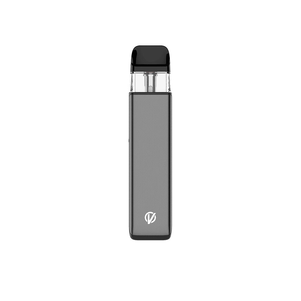 222642-3_2 Vaporesso Xros 6 Mini Pod Kit in Titan-Schwarz mit flachem Mundstück, transparentem Pod-Bereich und dem Vaporesso-Logo unten.