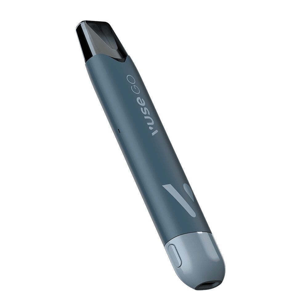 Vuse Go Reload Akku Pen in Schwarz, seitlich sichtbar mit aufgedrucktem Logo, glatter Oberfläche und abgerundetem Ende.