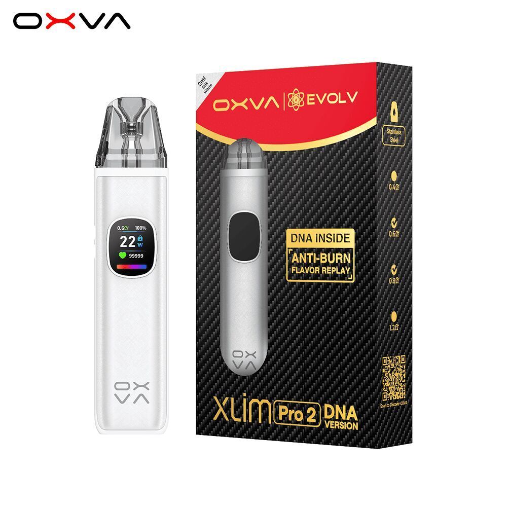 Oxva Xlim Pro 2 DNA Pod Kit - Silk White Oxva Xlim Pro 2 DNA Pod Kit in Silk White neben der Verpackung mit digitalen Anzeigeelementen und Branding-Details.
