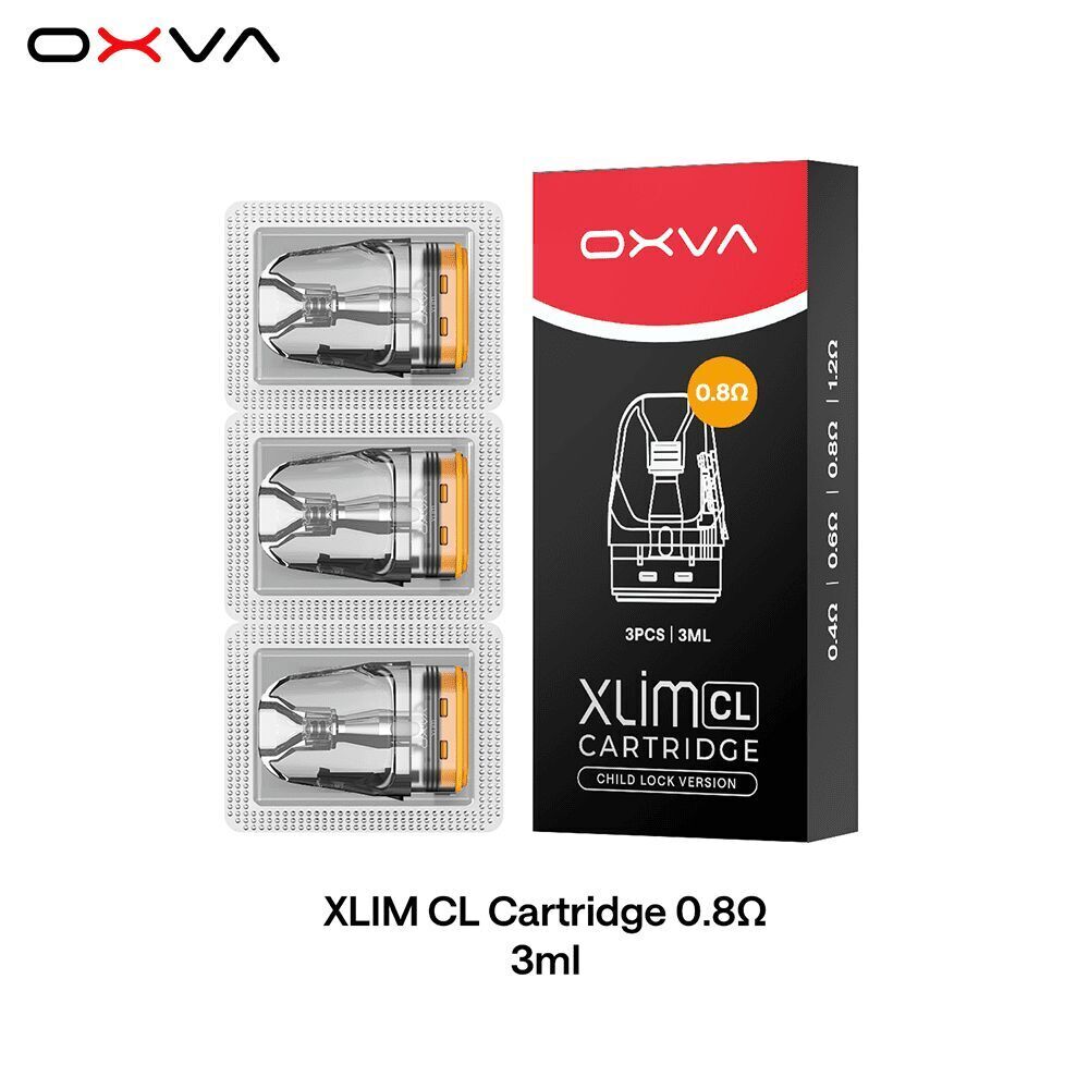 Oxva Xlim Pro Pods mit Coil - 3ml - 0,8 Ohm Oxva Xlim Pro Pods, drei 3ml-Cartridges mit 0,8 Ohm auf einer Blisterkarte neben einer Produktverpackung mit Markenlogo und Spezifikationen