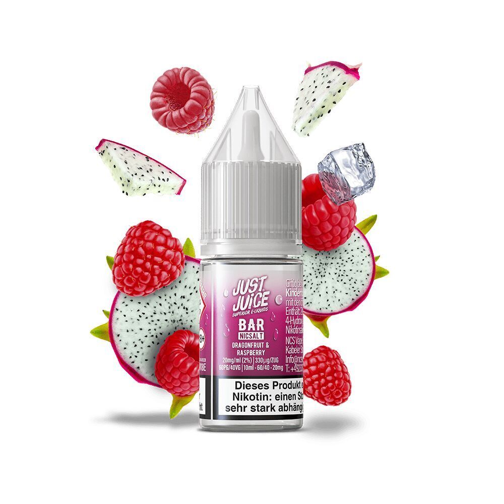 Liquid Dragonfruit & Raspberry 20mg - Just Juice Just Juice Nikotinsalz Dragonfruit & Raspberry Flasche umgeben von Drachenfruchtstücken, Himbeeren und einem Eiswürfel.