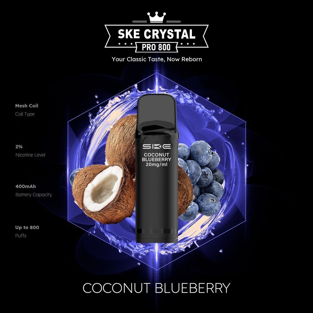 SKE Crystal 800 Pro Pods - Coconut Blueberry SKE Crystal Pro Pods Coconut Blueberry 20mg vor Kokosnüssen und Blaubeeren mit schwarzem Gehäuse, Textangaben zur Spezifikation links.