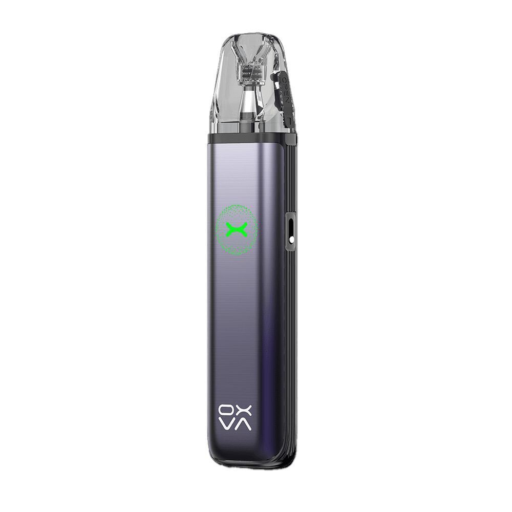 Oxva Xlim Go 2 Pod Kit - Fading Blue Oxva Xlim Go 2 Pod Kit in Fading Blue mit durchsichtigem Mundstück, grünem Logo und seitlichem Knopf auf graublauer Oberfläche.