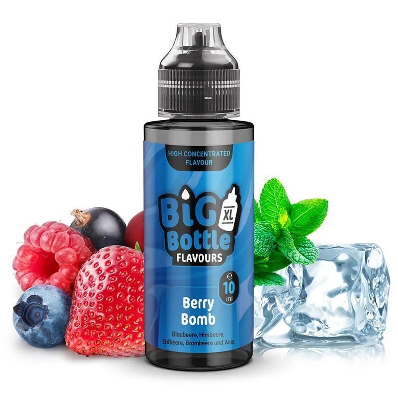 Aroma Berry Bomb von Big Bottle Flavours Flasche von Big Bottle Flavours Aroma Berry Bomb umgeben von Erdbeeren, Himbeeren, Blaubeeren, schwarzen Johannisbeeren, Minzblättern und Eiswürfeln