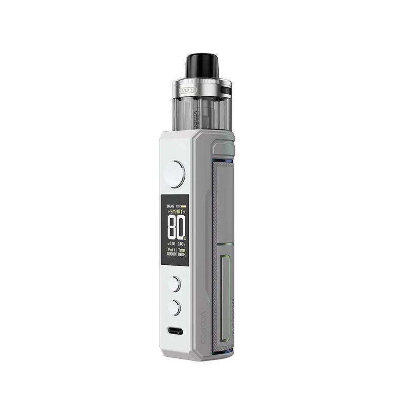 Voopoo Drag X2 Pod Kit in der Farbe Pearl White Voopoo Drag X2 Pod Kit in Pearl White mit sichtbarem Bildschirm, zeigt 80W an, großer Knopf vorne, silberner Pod-Aufsatz oben.