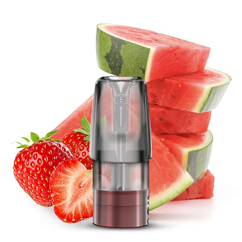 Watermelon Strawberry 20mg - Mate 500 P1 Elfbar Mate 500 P1 Pod in Vorderansicht mit frischen Erdbeeren und aufgeschnittenen Wassermelonen im Hintergrund