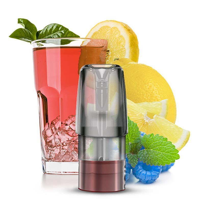 Blue Razz Lemonade 20mg - Mate 500 P1 Elfbar Mate 500 P1 Pod vor einem Glas mit rotem Getränk, Eis, Zitronenscheiben, Blaubeeren und Minzblättern.