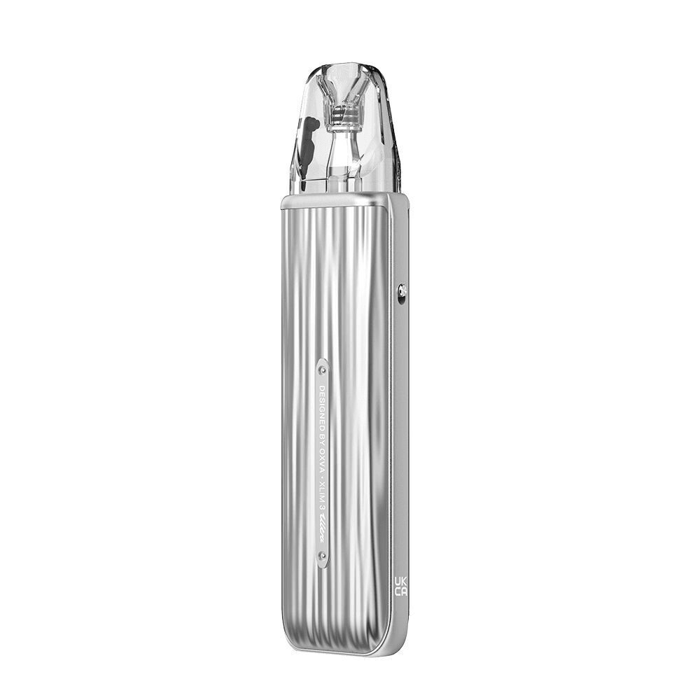 Oxva Xlim 3 Ultra Pod Kit in Metal Silver mit geriffelter Oberfläche und durchsichtigem Mundstück, seitlich mit Text "DESIGNED BY OXVA".