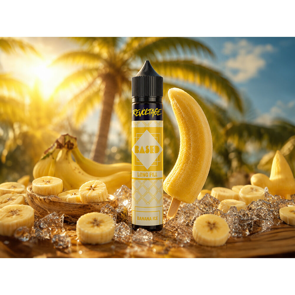 Revoltage Based Longfill Aroma Banana Ice mit gefrorenem Banane-Popsicle, umgeben von frischen Bananenscheiben und Eiswürfeln vor Palmenhintergrund