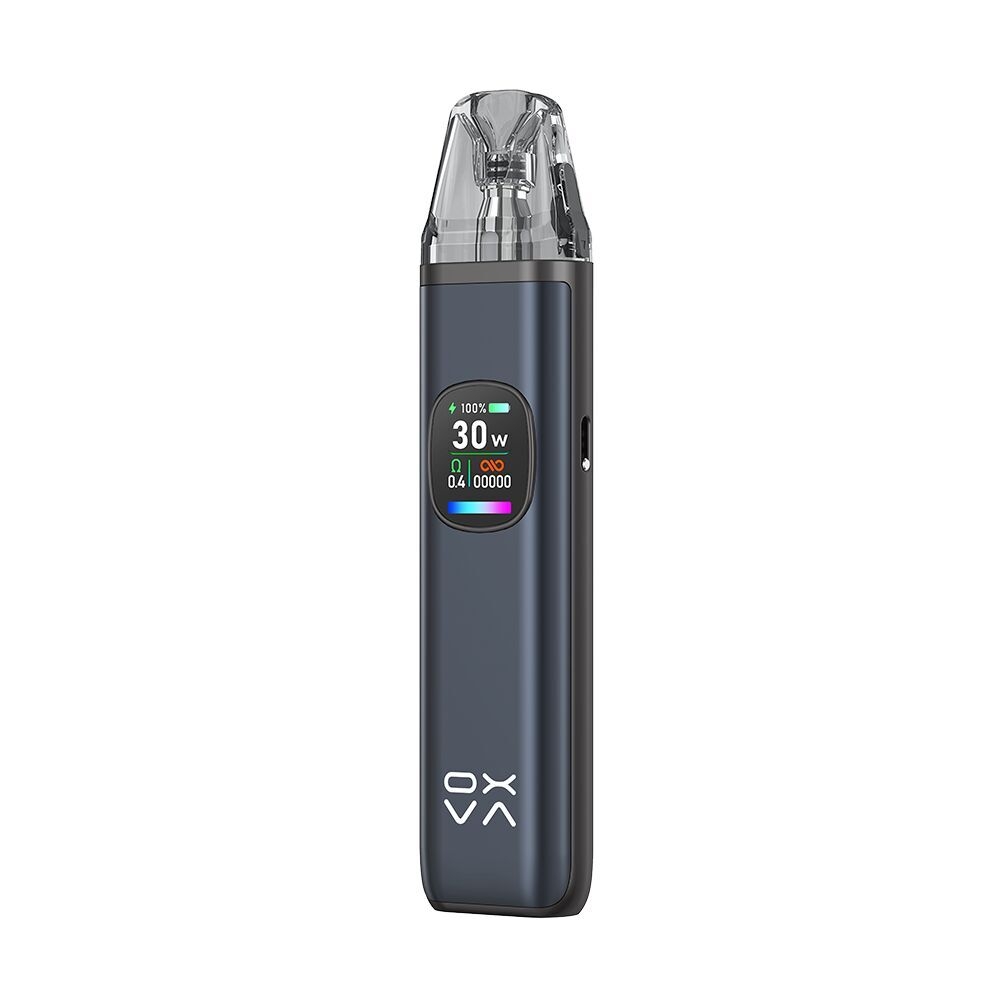 Oxva Xlim Pro 2 Pod Kit in Titanium Blue mit digitalem Display zeigt 30W, Akkustand, Widerstand und Leistungsstufe, transparente Kappe oben.