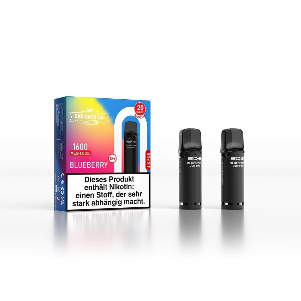 SKE Crystal 800 Pro Pods - Blueberry SKE Crystal Pro Pods Blueberry 20mg mit zwei schwarzen Pods und Packung, die Nikotinwarnung enthält.