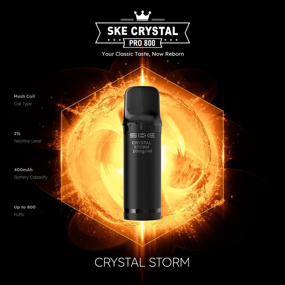 SKE Crystal 800 Pro Pods - Crystal Storm SKE Crystal Storm Pod mit 20mg Nikotin, mesh coil, 400mAh Kapazität, orange Licht im Hintergrund, Text im oberen und unteren Bereich.