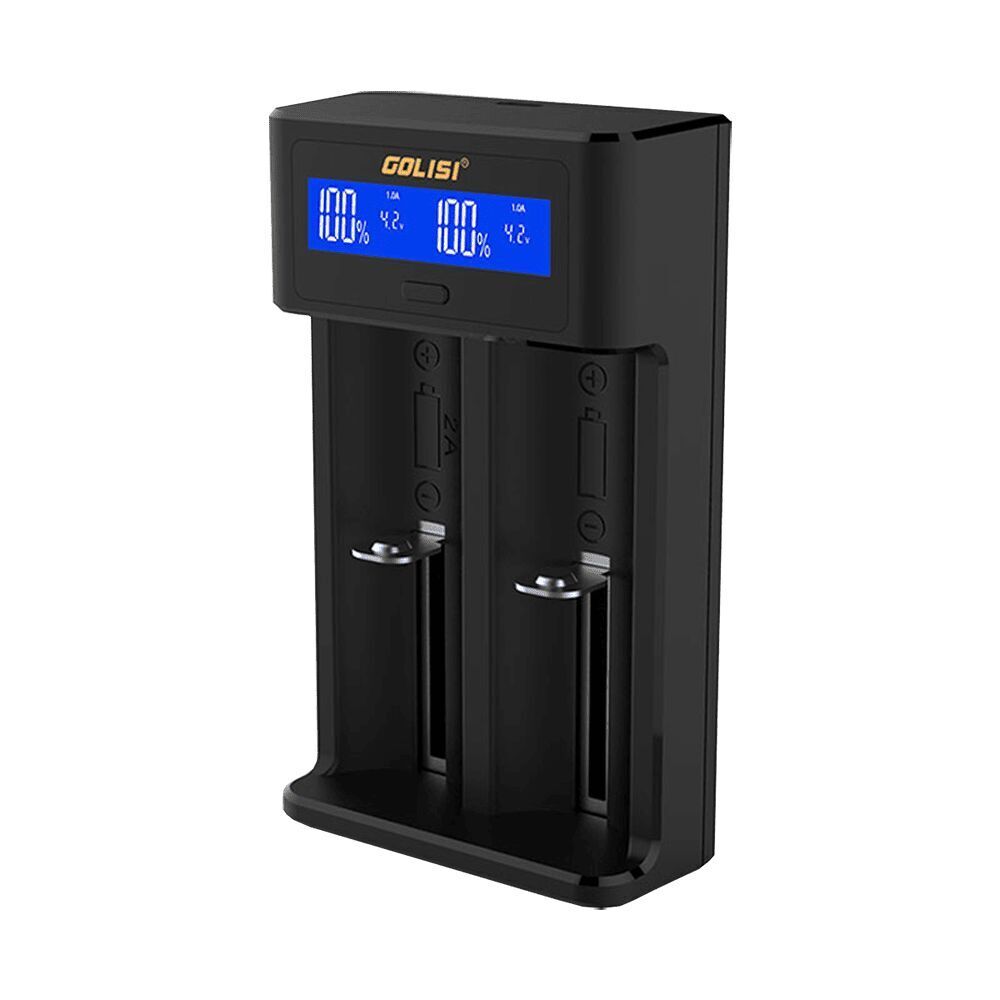 Golisi Intelligent i2 Ladegerät 2-Schacht Golisi Intelligent i2 Ladegerät mit zwei Schächten, zeigt auf dem blauen Display jeweils 100% Ladestand an, mit silbernen Kontakten.