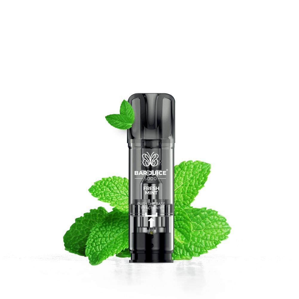 Fresh Mint 20mg - Bar Juice 5000 Pods Bar Juice 5000 Pods - Fresh Mint 20mg in schwarzem Design vor frischen Minzblättern, auffälliges Logo und Text auf der Vorderseite.