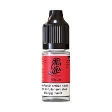 Liquid Fizzy Cola von Ohm Brew Flasche Ohm Brew Nikotinsalz Fizzy Cola mit schwarzem Verschluss und rotem Etikett, Warnhinweis auf Nikotingehalt.