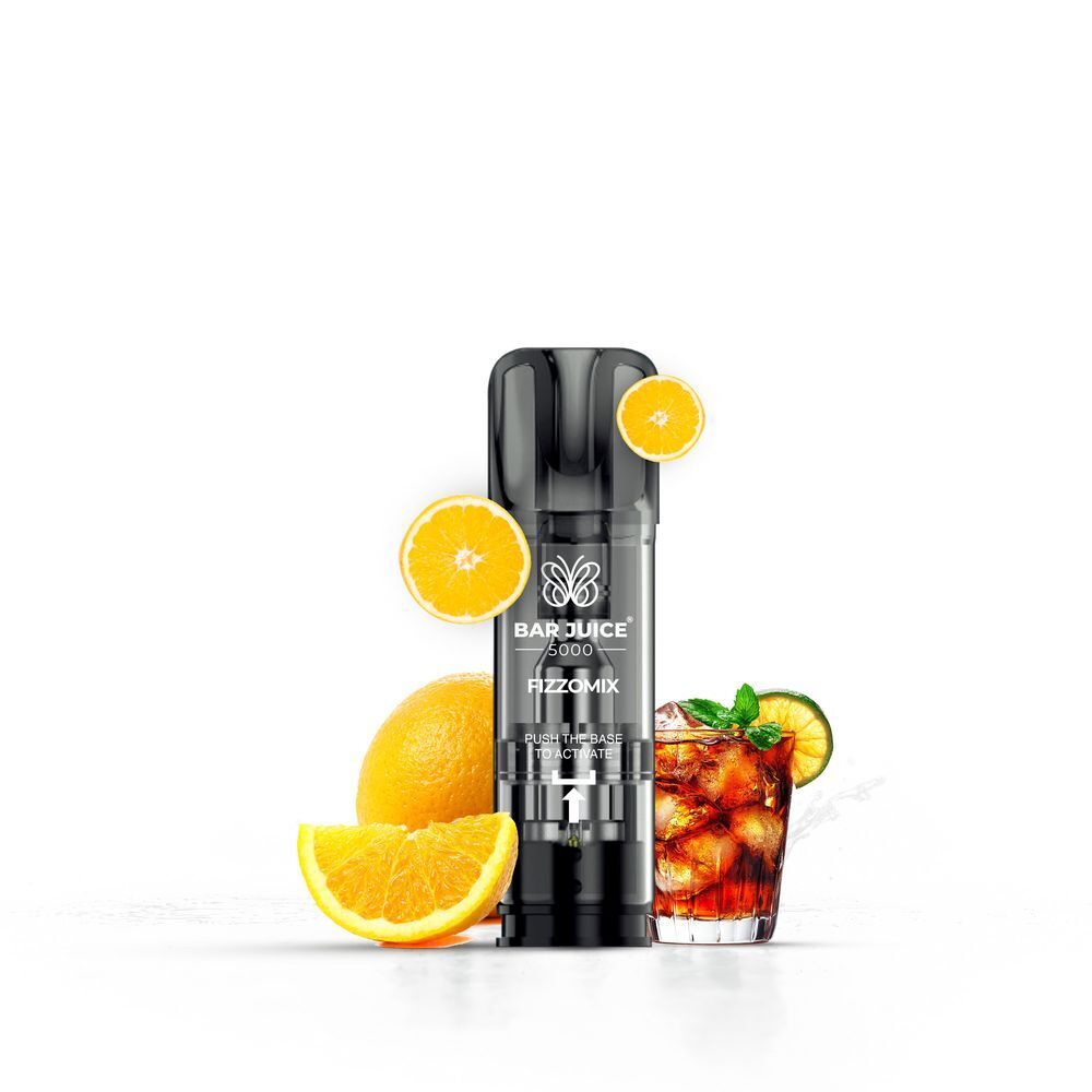 FizzoMix 20mg - Bar Juice 5000 Pods Bar Juice 5000 Pods FizzoMix 20mg mit Orangenstücken und einem Glas mit Getränk und Eiswürfeln, dekoriert mit Minzblättern
