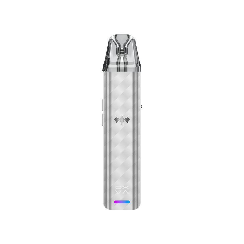 Oxva Xlim SE 2 Pod Kit in der Farbe Silver Grey Oxva Xlim SE 2 Pod Kit in Silver Grey mit diamantförmigem Muster auf der Vorderseite, transparentem Mundstück und buntem LED-Element.