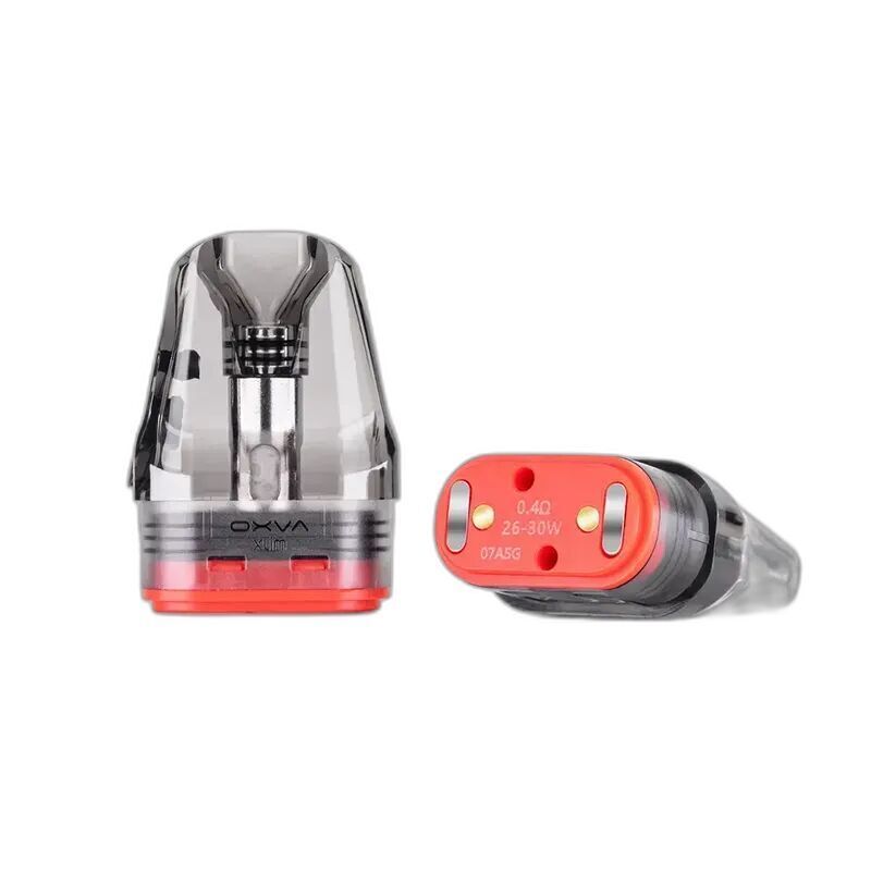 Oxva Xlim Pro Pod mit 0,4 Ohm Coil, durchsichtiges Gehäuse und rotem Boden, kontaktseitig zwei goldene Pins und Markierungen sichtbar