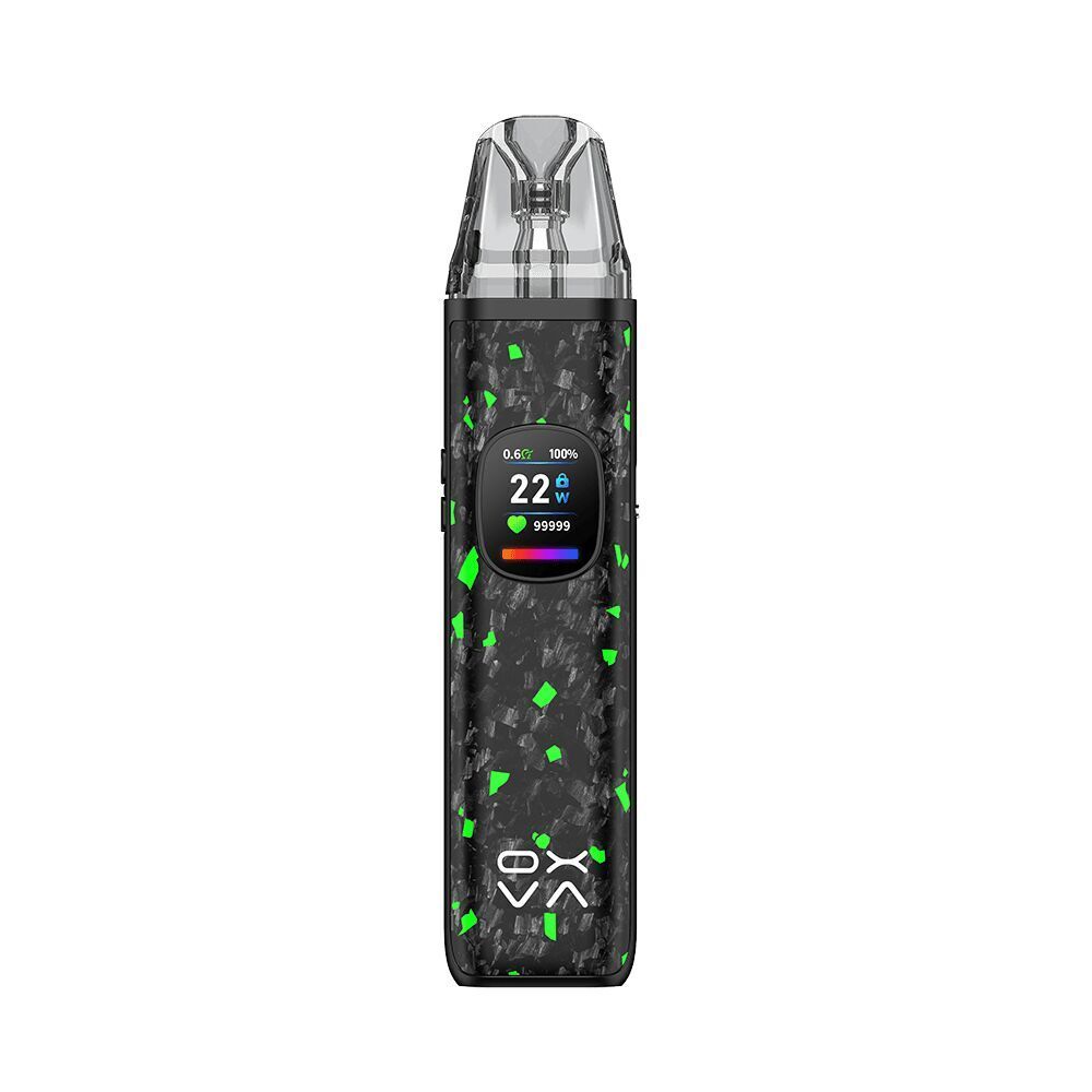 Oxva Xlim Pro 2 DNA Pod Kit - Luminous Forged Carbon Fiber Oxva Xlim Pro 2 DNA Pod Kit mit digitalem Display, schwarzem und grünem Muster, transparentem Mundstück und sichtbarem Logo am unteren Teil.