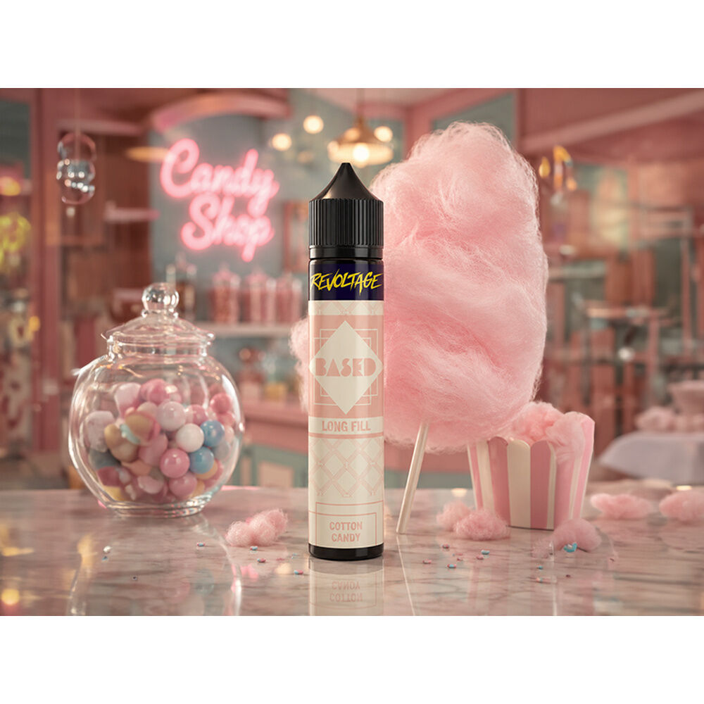 Revoltage Based Longfill Aroma - Cotton Candy, in einem Candy-Shop mit Zuckerwatte und Bonbonglas im Hintergrund